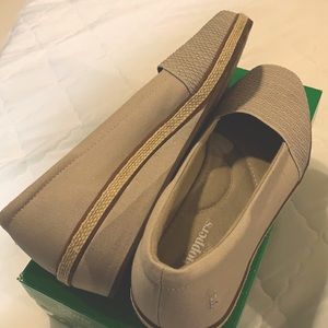 Comfortable grasshoppers wedges. Size 9